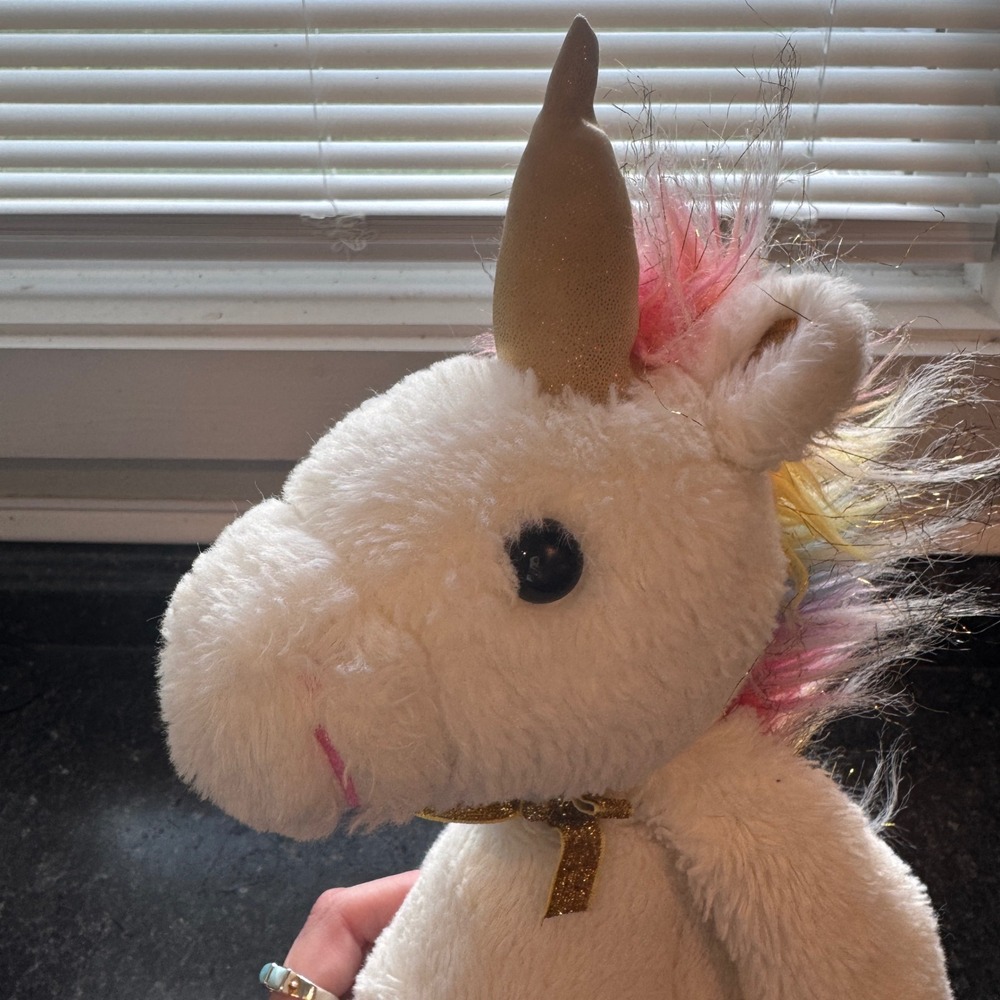 FAO‎ Schwarz 2021 Rainbow Unicorn Plush White Gold Horn 19 Inch Stuffed Animal